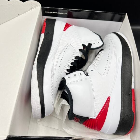 NEW Air Jordan 2 Retro Chicago White/ Black Women's Sneakers Size 7.5 DX4400-106 - Picture 9 of 10